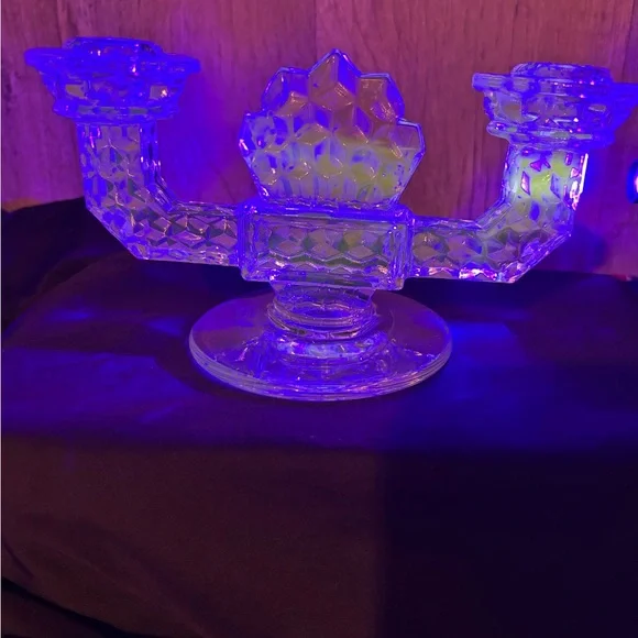 Fostoria pressed manganese depression glass candelabra pre-1930 (yellow glow) - Picture 4 of 9